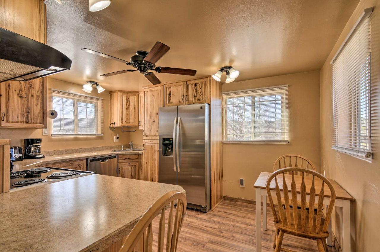 Cozy Home With Canyon Views 2 Mi To Grand Staircase Henrieville エクステリア 写真
